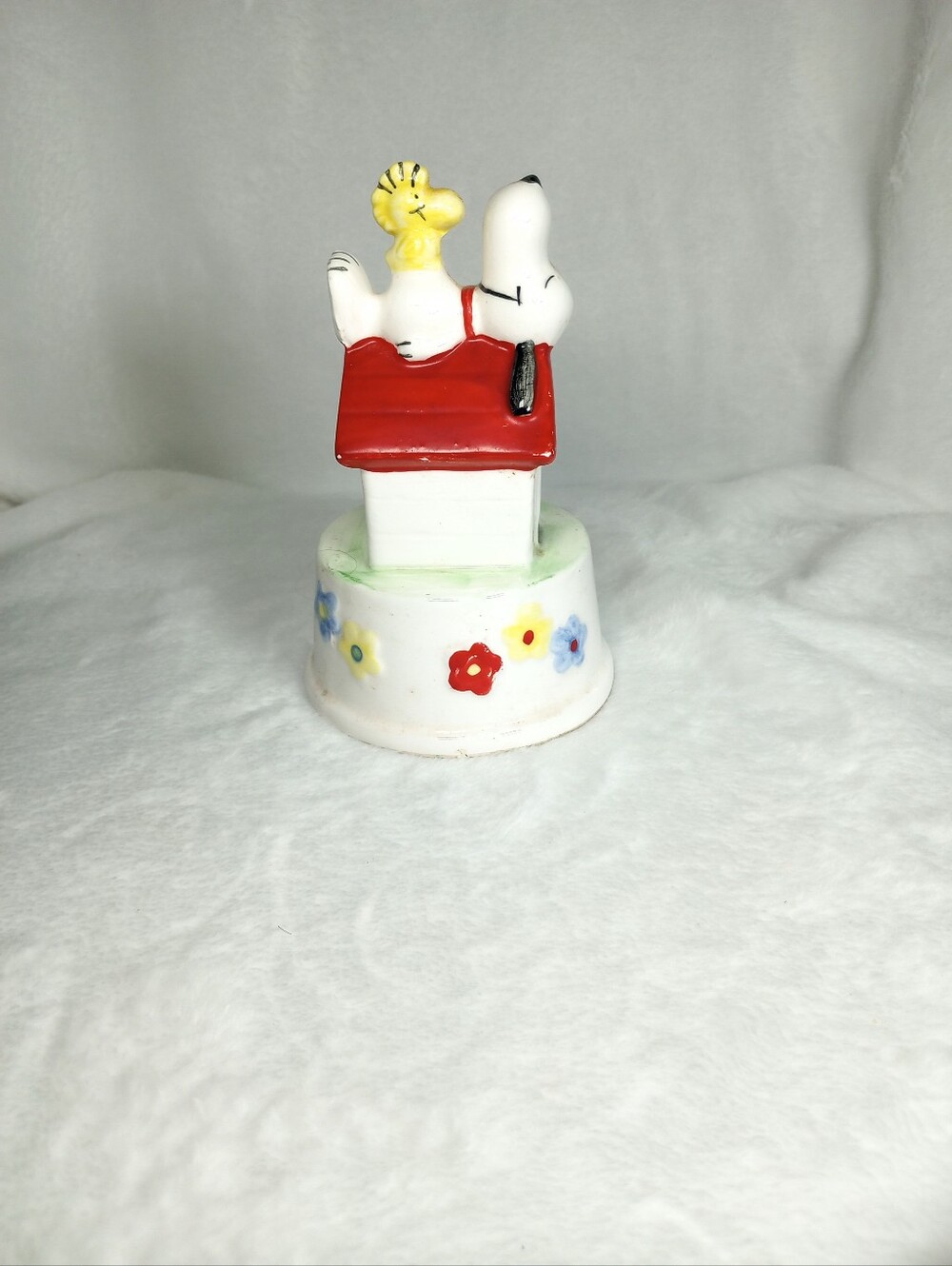 Vintage Aviva Ceramic Figurine Peanuts Woodstock Snoopy Dog House Old Music Box